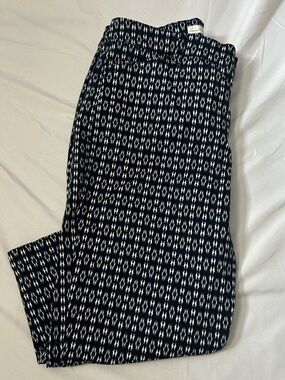 Gloria Vanderbilt Khaki Unltd Womens Size 14 Blue White Aztec Print Crop Casual